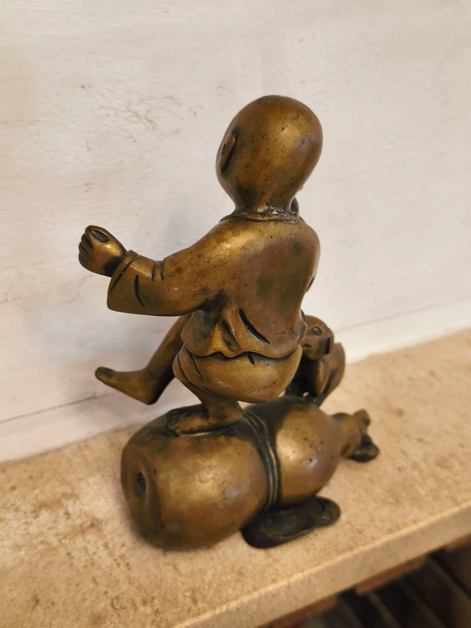 Figura escultura de bronce antigua perro y muchacho – photo 5